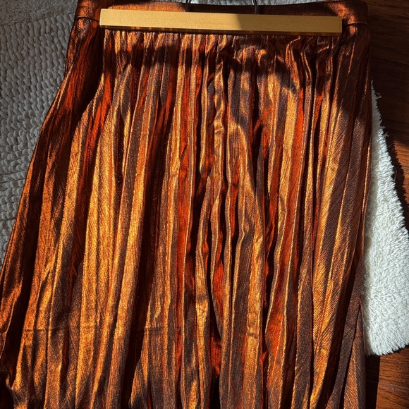 Flying Tomato Shimmering Copper Skirt - Picture 3 of 6
